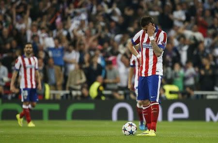 Football - Real Madrid v Atletico Madrid - UEFA Champions League Quarter Final Second Leg - Estadio Santiago Bernabeu, Madrid, Spain - 22/4/15 Atletico Madrid's Mario Mandzukic looks dejected after Javier Hernandez (not pictured) scored the first goal for Real Madrid Reuters / Sergio Perez Livepic