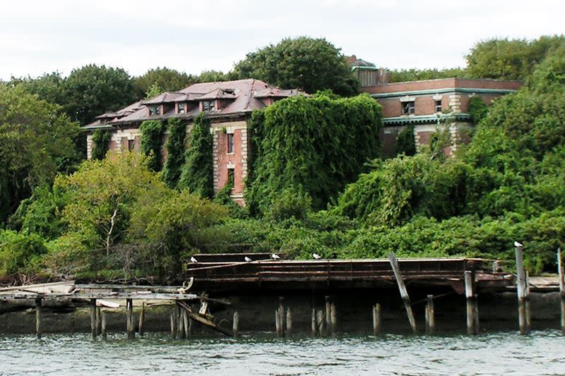 remains of Riverside Hospital on North Brother Island, New York