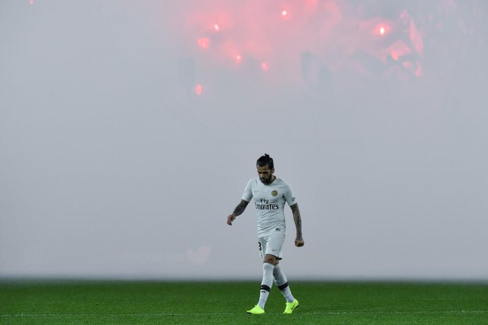 <p>En ce soir de décembre, le Paris Saint-Germain reçoit sa première déconvenue de sa saison de Ligue 1, avec un match nul contre Bordeaux. Avec ce 2-2, les Girondins mettent ainsi fin à une série de 14 victoires consécutives en Ligue 1 du PSG. Il s’agit d’un record sur une même saison. Mais comme on le dit, toutes les bonnes choses ont une fin. Rappelez-vous, c’est Andreas Cornelius qui a permis aux Bordelais d’égaliser et de freiner les Parisiens, à la 84e minute. Sans conséquence pour la suite. </p>