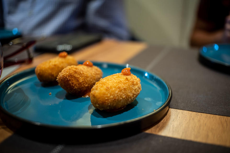 Chilli Crab croquettes (PHOTO: Zat Astha/Yahoo Lifestyle SEA)