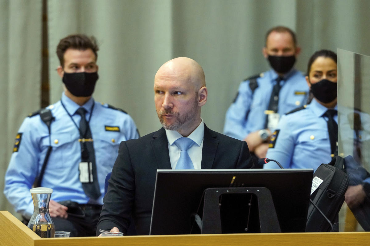 СТАВАНГЕР Норвегия AP — Андерс Беринг Брайвик норвежкият десен екстремист