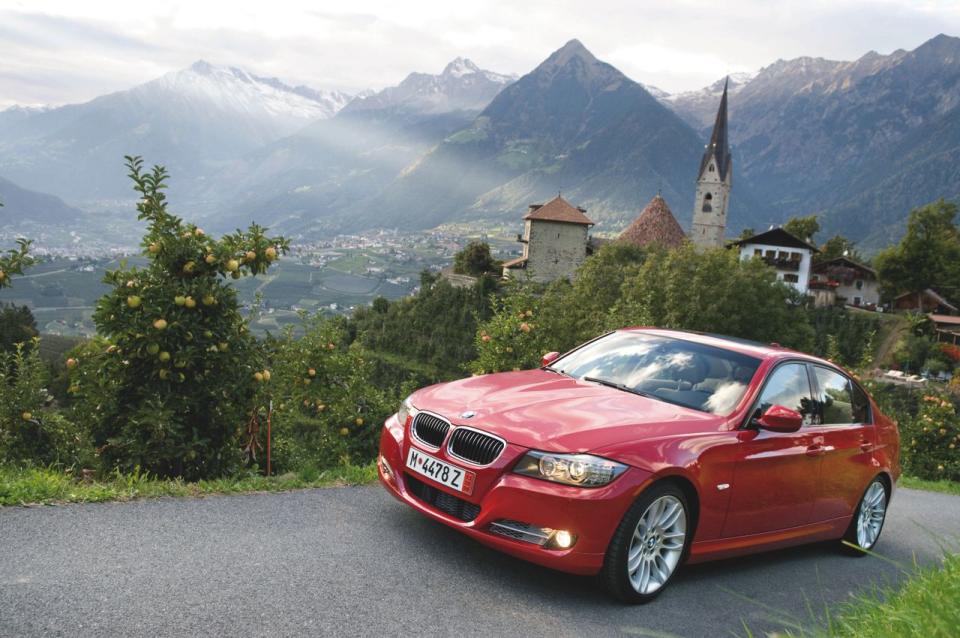 The BMW 3-Series has “run flat” tires with beefed up sidewalls.