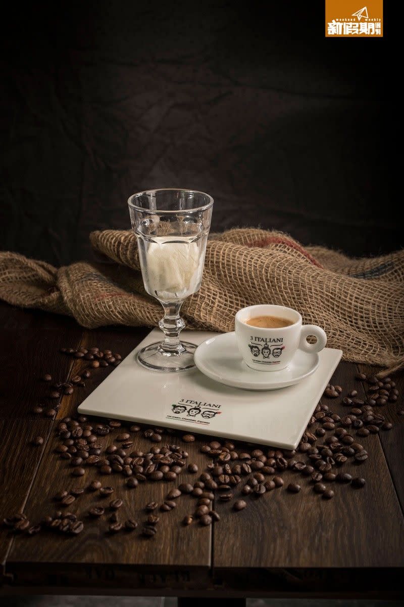 Signature Coffee, Affogato (espresso with 1 flavor of gelato) 意 式濃咖啡配雪糕