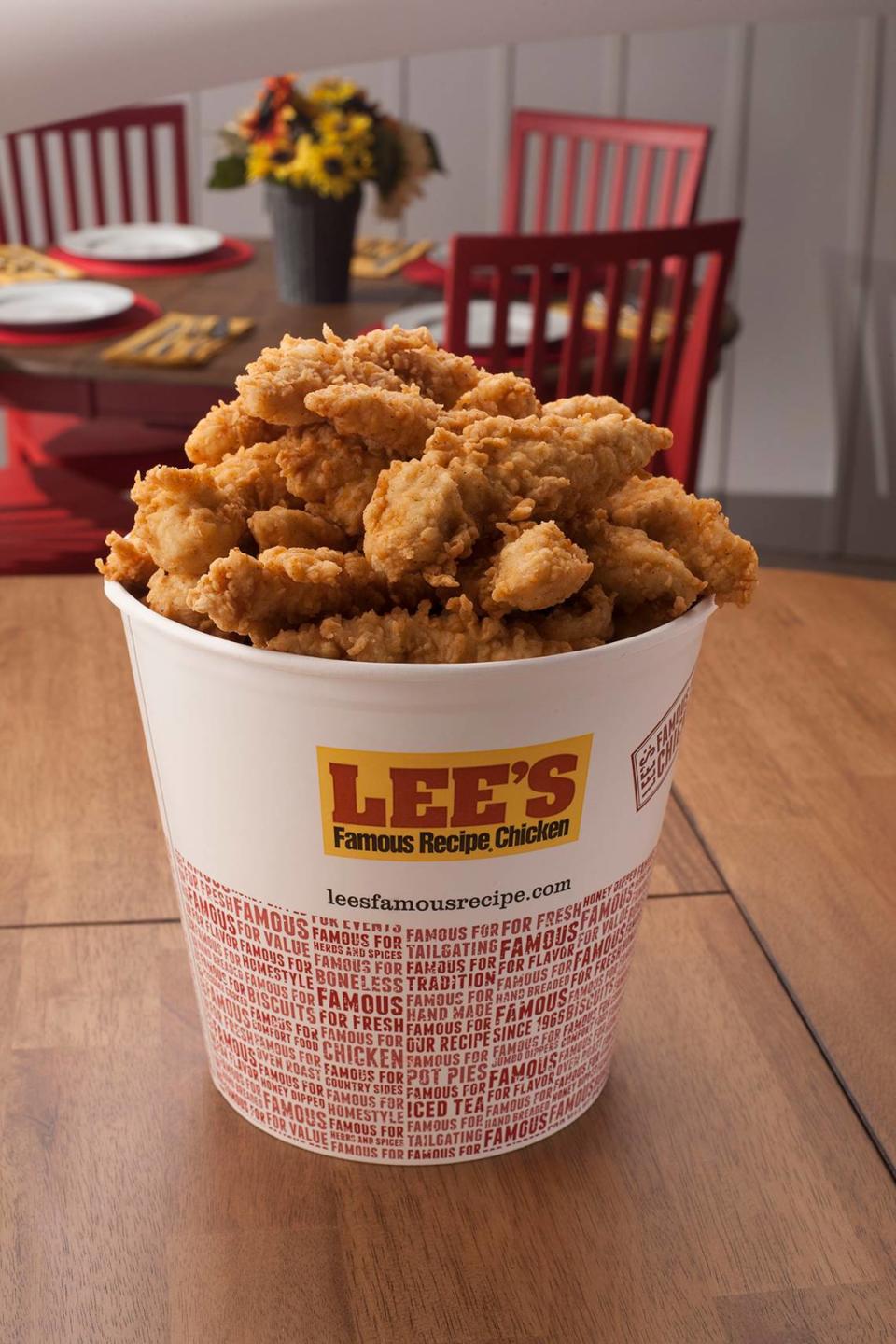 Lee’s Famous Recipe Chicken has only one Lexington location for the restaurant chain’s chicken tenders, fried chicken, sides and more.