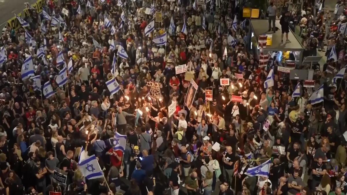 Thousands Protest for Ceasefire and Netanyahu's Resignation Amidst Gaza Crisis: Families of Hostages Demand Release