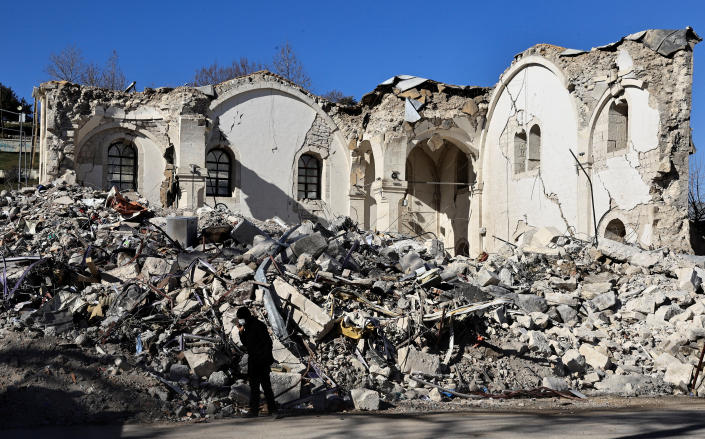 Caballo rescatado de los escombros 21 días después del devastador terremoto de Turquía