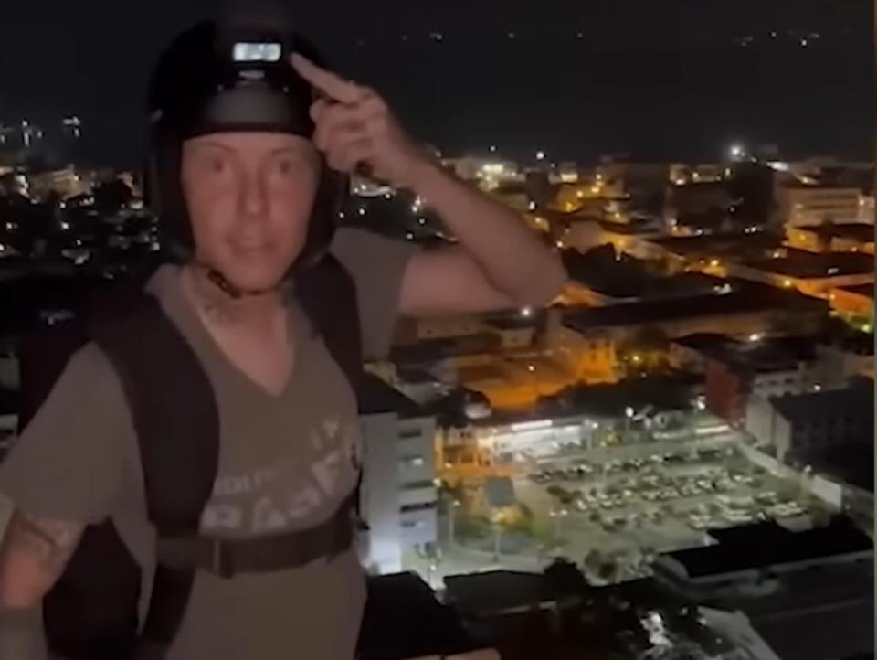 33-year-old Nathy Odinson moments before his parachute failed. Screengrab (YouTube)