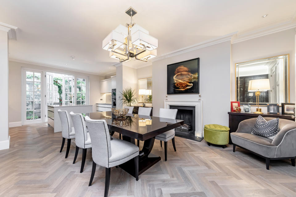 Dining room in the Chesterfield Hill home. Photo: Alex Lawrie