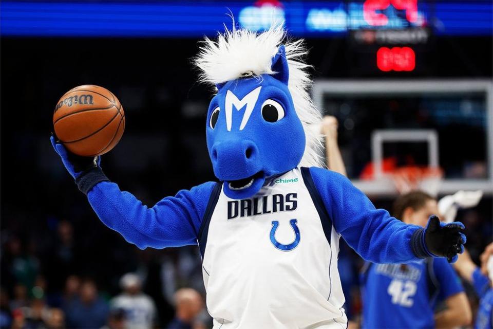 Champ, Dallas Mavericks