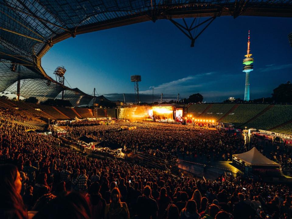 Die imposante Kulisse des Olympiastadions lockte die Massen des Superbloom-Festivals an. (Bild: Superbloom/Fabian Stoffers)