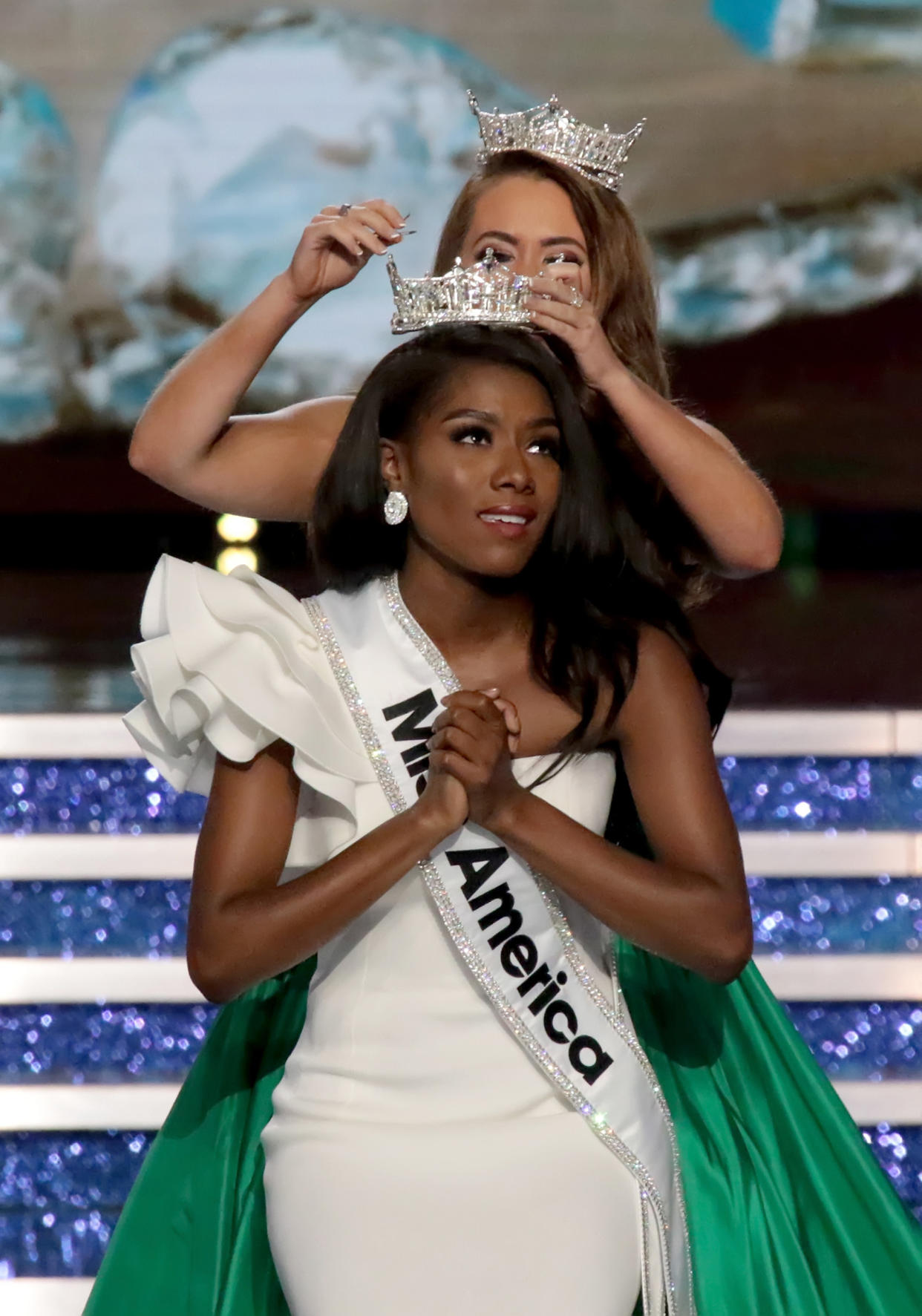 Miss America 2018 Cara Mund, pictured crowning 2019 winner Nia Franklin, called out pageant organizers. (Photo: Donald Kravitz/Getty Images)