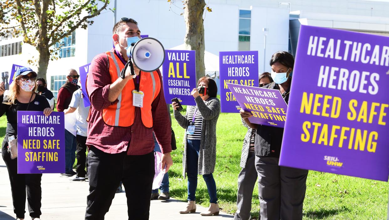 Workers protest Kaiser Permanente