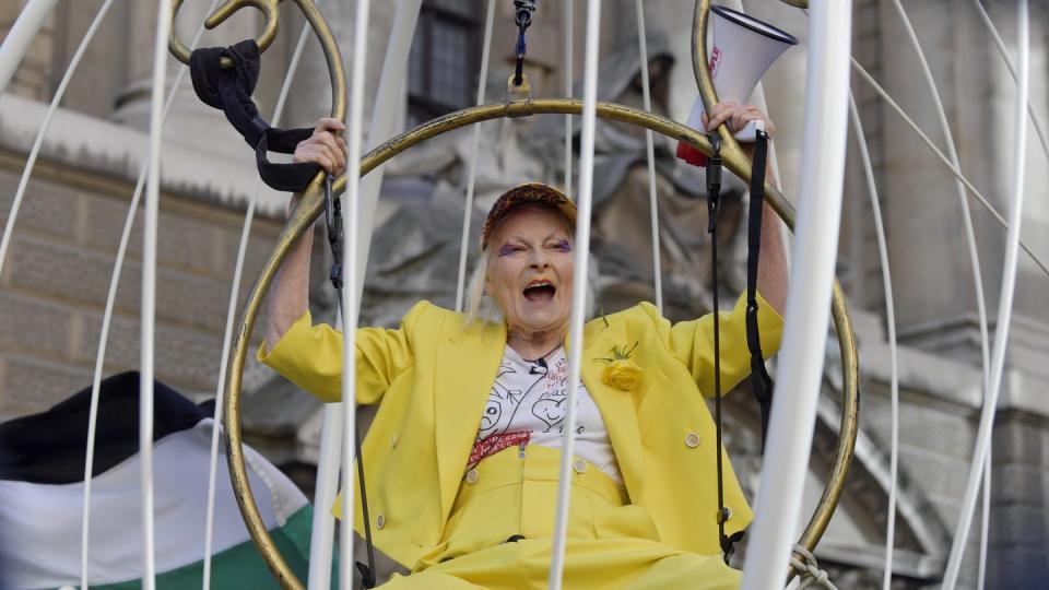 Vivienne Westwood setzt sich für Julian Assange ein.