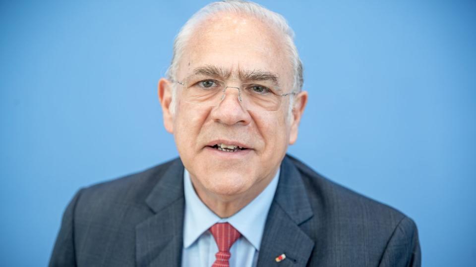 OECD-Generalsekretär Angel Gurria stellt den Wirtschaftsbericht der Organisation für Deutschland vor.