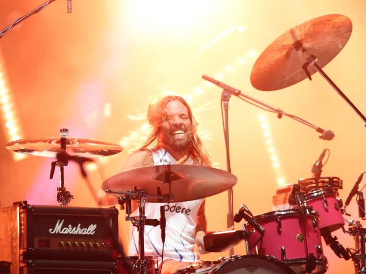 MONTERREY, MEXICO - NOVEMBER 12: Taylor Hawkins, drummer of Foo Fighters performing as part of the Festival 'PA'L NORTE 2021' Day 1 at Parque Fundidora on November 12, 2021 in Monterrey, Mexico. (Photo by Medios y Media/Getty Images)