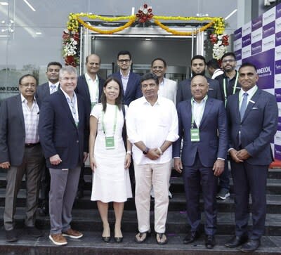 (L-R) M. Balachandran, Mentor & President RIL; Greg Wright, Chief Investment Officer, Digital Realty; Serene Nah, Managing Director & Head of Asia Pacific, Digital Realty; Dr. Palanivel Thiagarajan, Hon’ble Minister of Information Technology and Digital Services of Tamil Nadu; Udhay Mathialagan, Managing Director, Infrastructure and Global CEO Data centers, Brookfield; CB Velayuthan, CEO, Digital Connexion