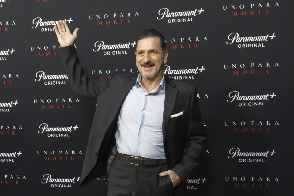 El actor mexicano Juan Carlos Remolina posa en la premiere de la película de Paramount+ "Uno para morir" en la Ciudad de México el jueves 4 de mayo de 2023. (Foto AP/Berenice Bautista)