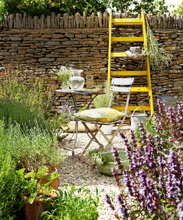 25 Best Small Garden Ideas - Clever Ideas for Small Gardens