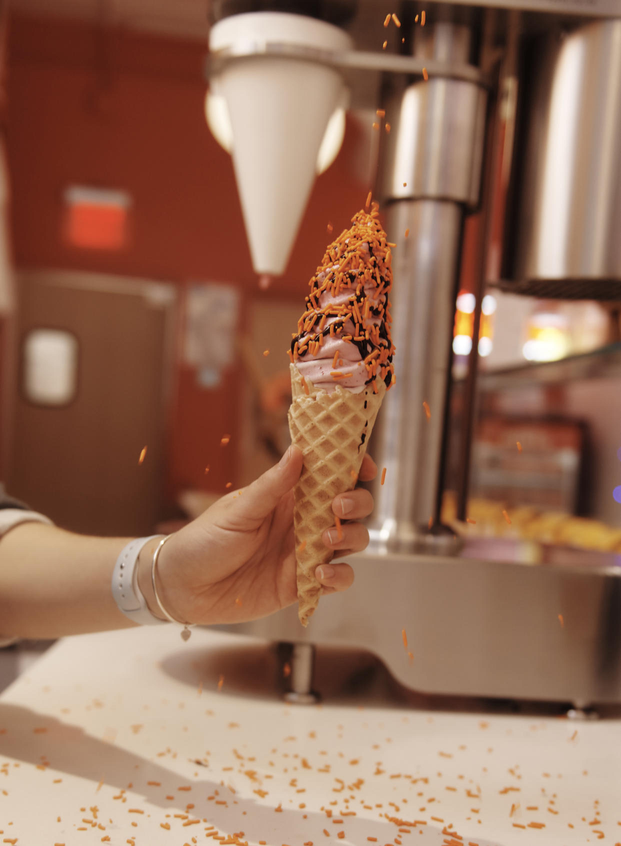 Conos de wafle en Vaca’s Creamery, en Chicago, el 17 de junio de 2023. (Anjali Pinto/The New York Times).