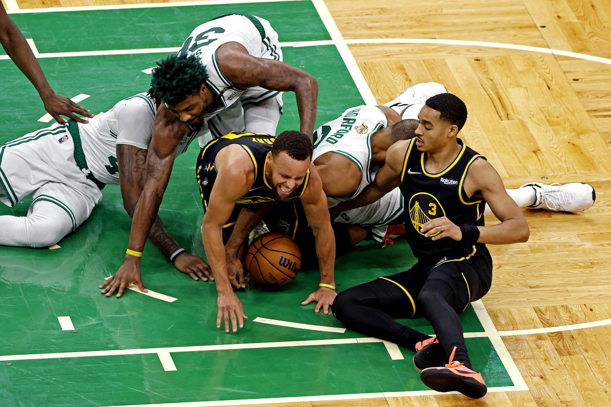 Reports: Warriors' Poole, Celtics' Horford, Williams in COVID-19