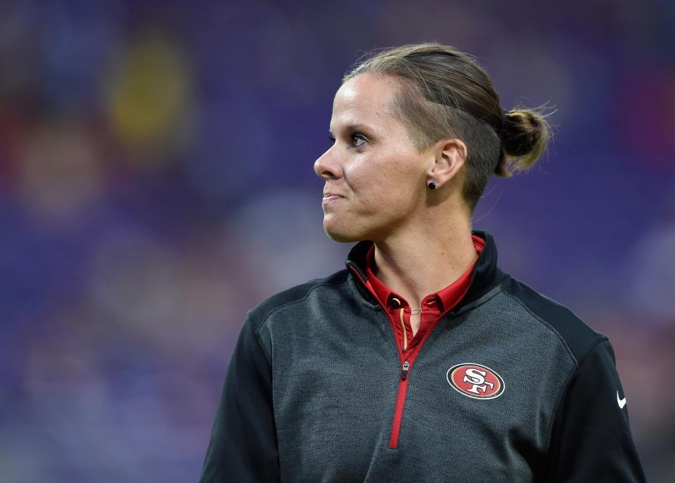 MINNEAPOLIS, MN – AUGUST 27: Assistant coach Katie Sowers of the San Francisco 49ers looks on before the preseason game against the Minnesota Vikings on August 27, 2017 at U.S. Bank Stadium in Minneapolis, Minnesota. (Getty)