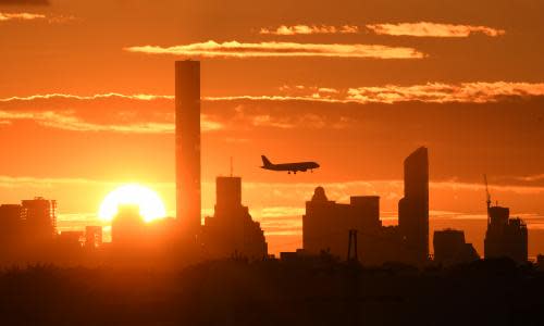The Sun Sets Over Manhattan In New York<br>(160908) -- NEW YORK, Sept. 8, 2016 (Xinhua) -- An airplane flies over Manhattan as the sun sets in New York, the United States, Sept. 7, 2016. (Xinhua/Yin Bogu)(zcc)PHOTOGRAPH BY Xinhua / Barcroft Images London-T:+44 207 033 1031 E:hello@barcroftmedia.com - New York-T:+1 212 796 2458 E:hello@barcroftusa.com - New Delhi-T:+91 11 4053 2429 E:hello@barcroftindia.com www.barcroftimages.com