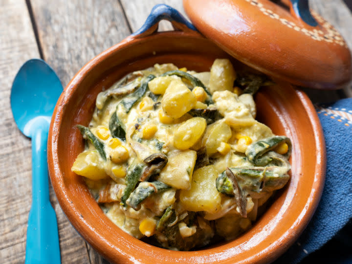 Guisado de rajas con papas para tostadas