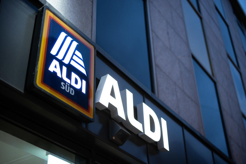 17 November 2020, North Rhine-Westphalia, Duesseldorf: The logo of an Aldi Süd branch, photographed in a pedestrian precinct in Düsseldorf city centre. Photo: Marcel Kusch/dpa (Photo by Marcel Kusch/picture alliance via Getty Images)