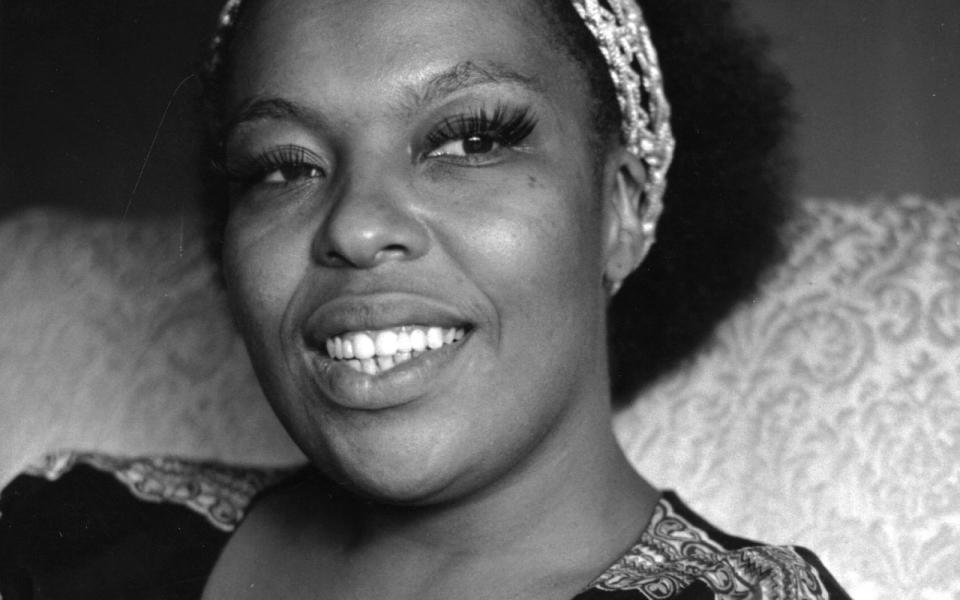 <p>Sie darf trotz des Welthits "Killing Me Softly" in Deutschland als One-Hit-Wonder gelten: In den USA erreichte Roberta Flack mit "The First Time Ever I Saw Your Face" und "Feel Like Makin' Love" noch mit zwei weiteren Songs die Spitze der Charts, hierzulande sprang sogar für "Killing Me Softly" nur Platz 30 heraus. (Bild: Keystone/Getty Images)</p> 