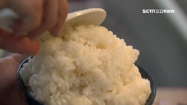 一般人認為糙米或五穀飯比起白飯更營養，不過不見得每個人都適合。（示意圖／資料照）