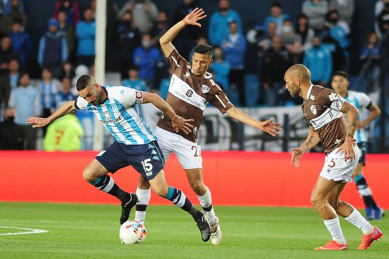 Licha López, el capitán de Racing ante Platense, en la última derrota por 1-0, por la 16° fecha del Torneo 2021