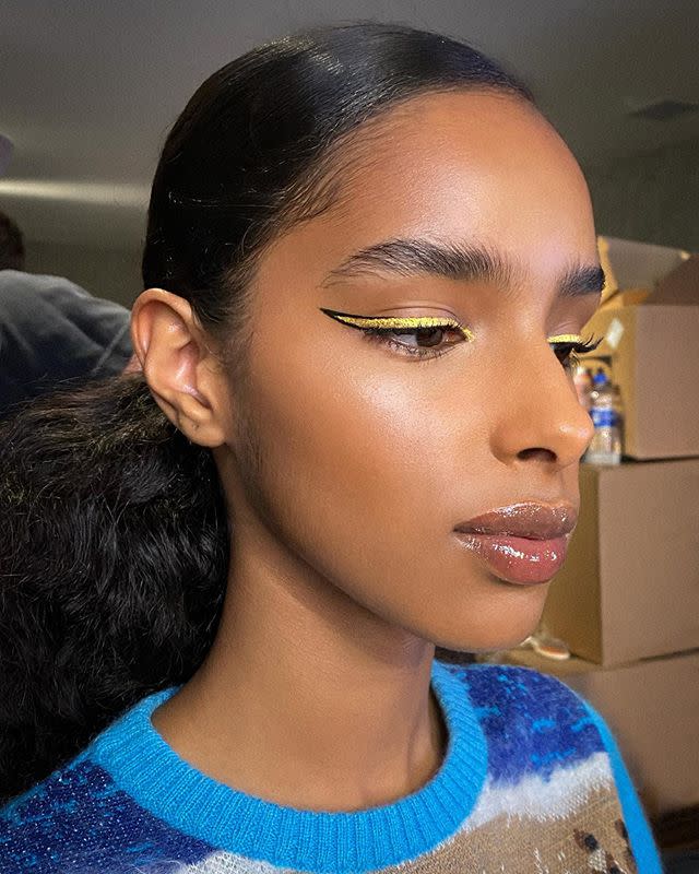 6) This Two-Toned Eyeliner Trend for Winter 2020