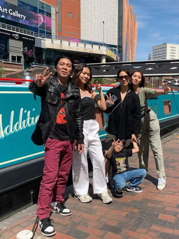 Bimbim Slank liburan ke Inggris bersama keluarga (Sumber: Instagram/bimbimslank)