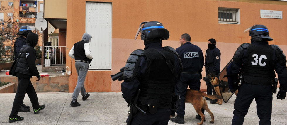 L'opération a mobilisé à la fois des policiers en tenue, des enquêteurs de la BRI (brigade de recherche et d'intervention) et leurs collègues du Raid, pour l'intervention finale. (Illustration)
