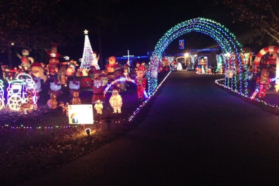 A Madison, Miss., light show featuring more than 200 inflatables, 100,000 Christmas lights and a 20-foot animated tree.