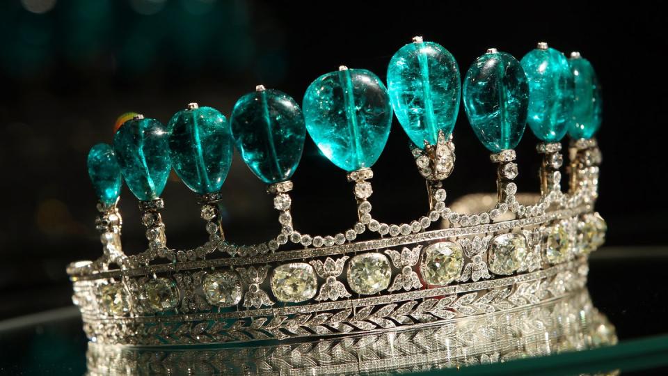princess katharina henckel von donnersmarck emeral and diamond tiara