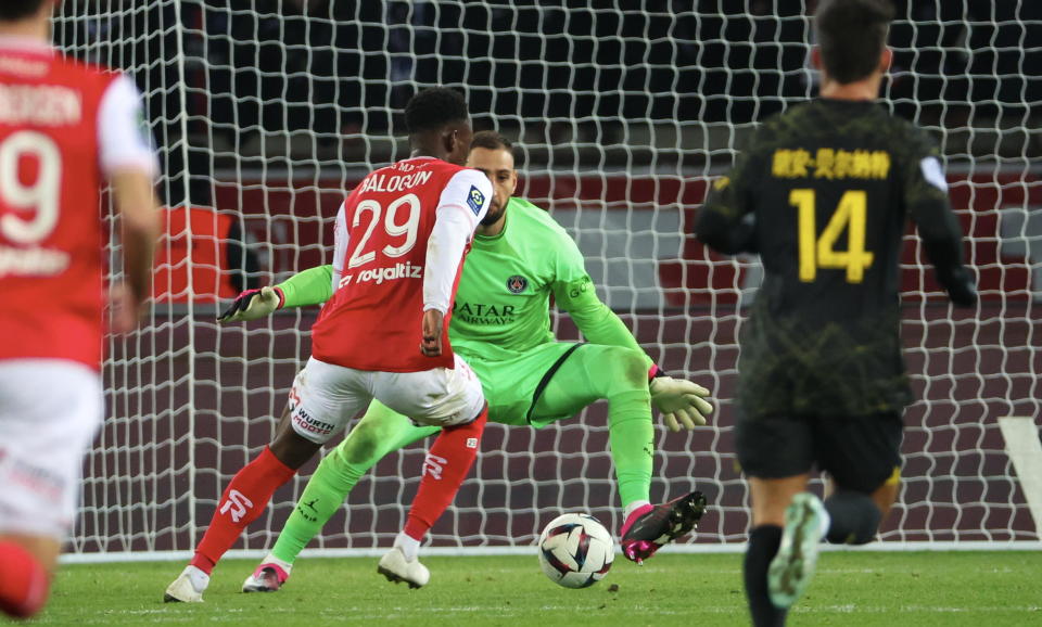 PARIS, FRANCE - JANUARY 29: Folarin Balogun #29 of Reims celebrate score a goal in over time during the Ligue 1 match between Paris Saint-Germain and Stade Reims at Parc des Princes on January 29, 2023 in Paris, France. (Photo by Xavier Laine/Getty Images)