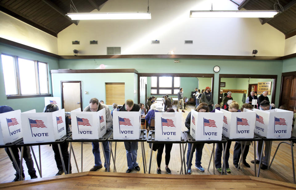 Voters cast their ballots at the Wil-Mar Neighborhood Center on the Near East Side of Madison, Wis., on Nov. 8, 2016. (Photo: Amber Arnold/Wisconsin State Journal via AP)