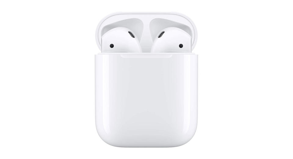 Apple Airpods with Charging Case (2nd Generation) 