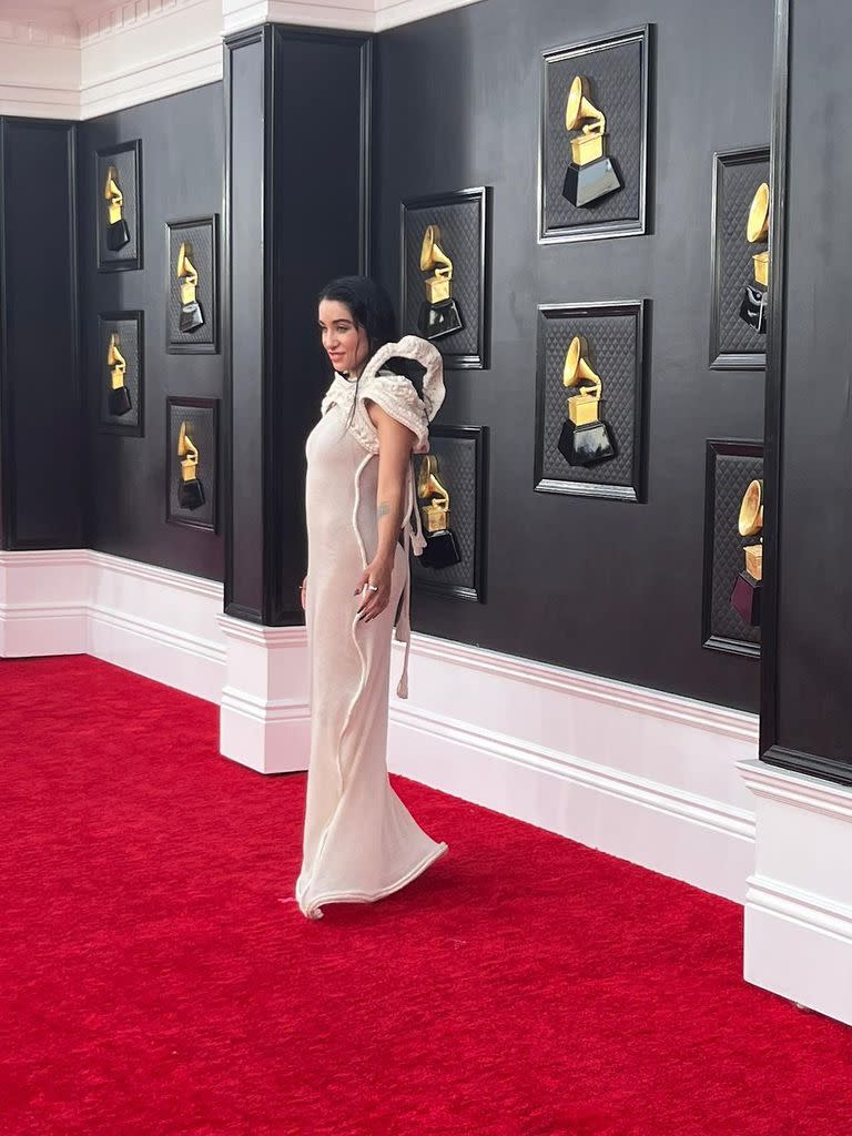 María Becerra en la alfombra roja de los Grammy 2022