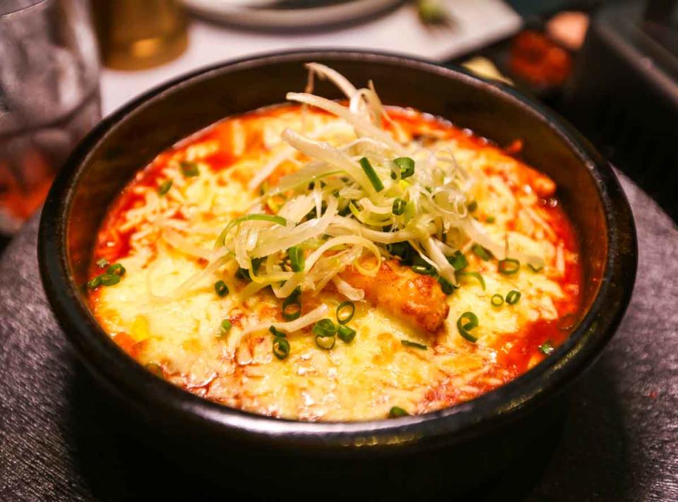 chingu dining - baked tteokbokki