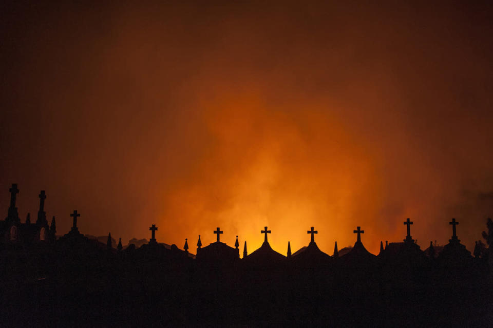 Wildfires continue burning land in Galicia