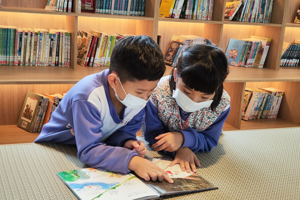 龍泉國小圖書館幸福閱讀環境
