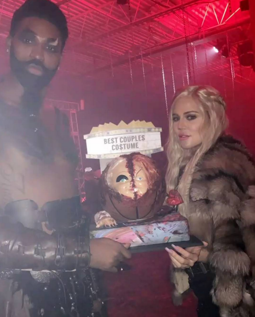 <p>As captured on her Snapchat, Kardashian and her boyfriend won the prize for best couples costume at a Halloween bash for their <i>Game of Thrones</i>-inspired looks. (Photo: Snapchat/Khloé Kardashian) </p>