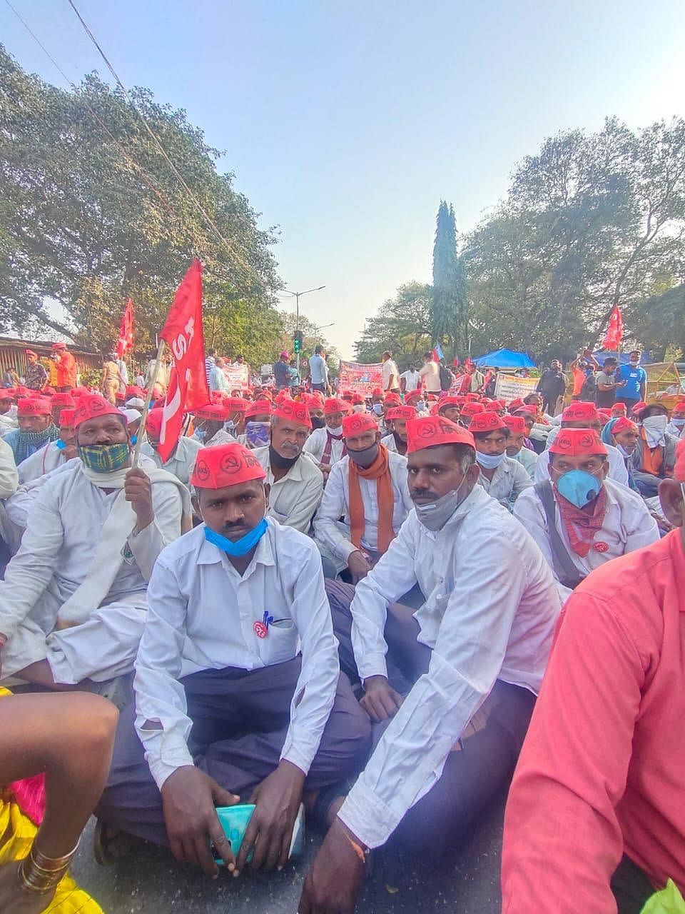 Farmers from 21 districts of Maharashtra made their way to Mumbai on Monday to protest against the Centre’s three new contentious agricultural laws.