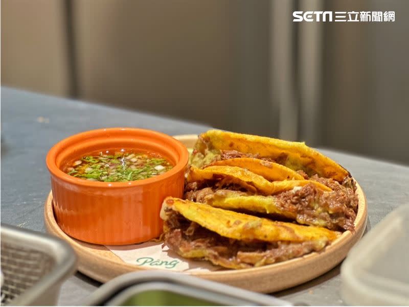 「taqueria PÀNG」推出多款TACOS塔可和大份量「墨西哥捲餅」。（圖／記者劉沛妘攝影）