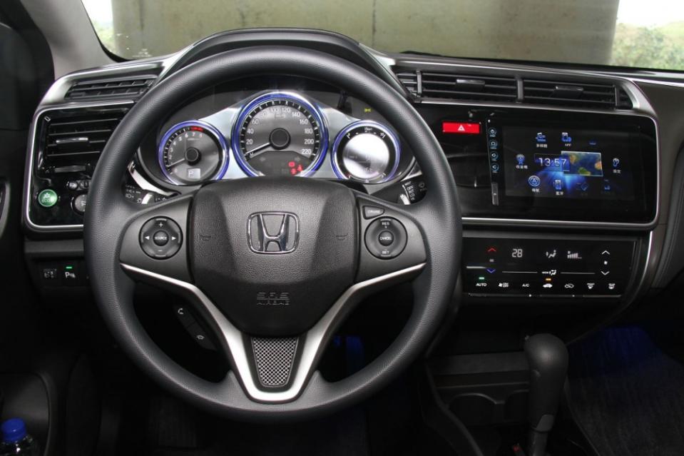 改款降價戰「神車」，試駕小改款Honda City 1.5 VTi-S