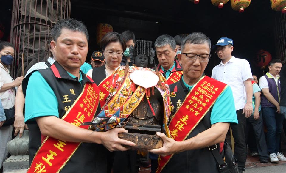 王縣長赴鹿港天后宮恭請媽祖。圖/彰化縣政府提供