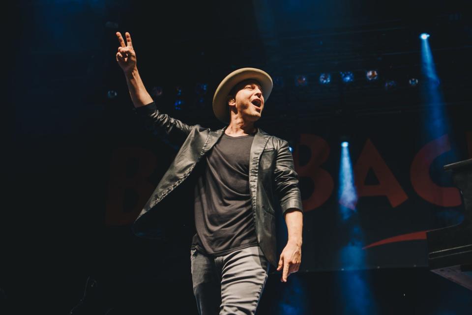 Gavin DeGraw will co-headline the BMO Pavilion for Summerfest June 22 with Hanson.