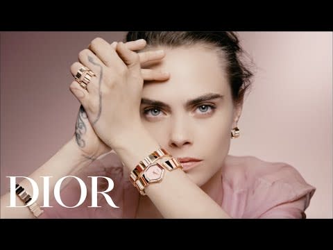 <p><strong>Model: </strong>Cara Delevingne</p><p><a href="https://youtu.be/1xtGSFh-Bjs" rel="nofollow noopener" target="_blank" data-ylk="slk:See the original post on Youtube;elm:context_link;itc:0;sec:content-canvas" class="link ">See the original post on Youtube</a></p>